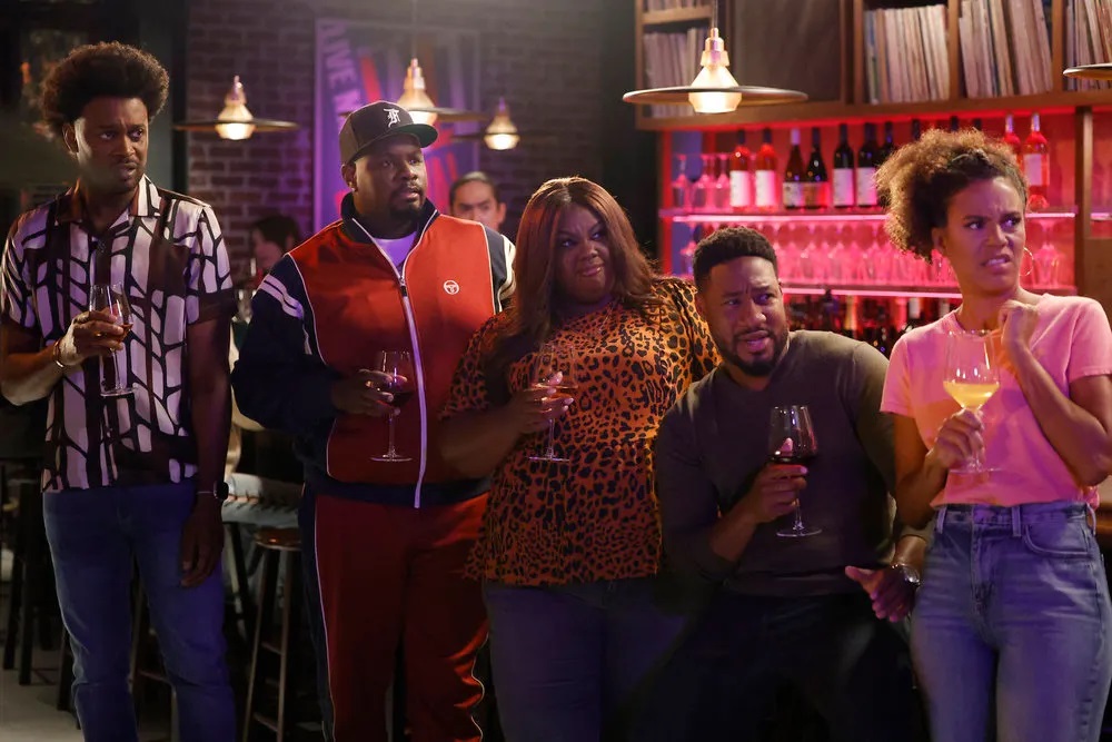 Grand Crew: Noah (Echo Kellum), Sherman (Carl Tart), Nicky (Nicole Byer), Anthony (Aaron Jennings), Fay (Grasie Mercedes), in the wine bar