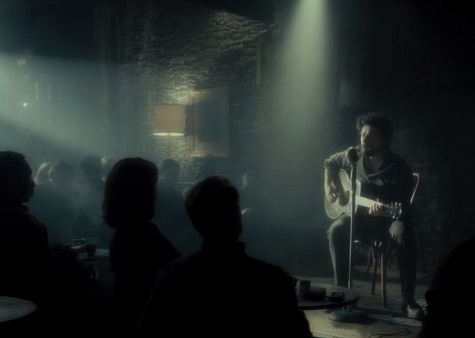 Llewyn Davis performs at the Gaslight.